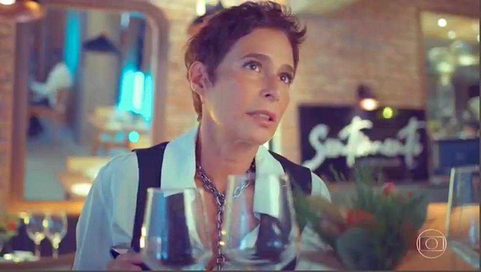 Em 'Um Lugar ao Sol', Rebeca (Andrea Beltrão) vai tomar atitudes sobre as ações de Cecília — Foto: TV Globo