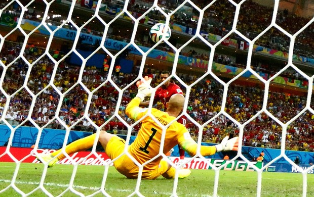 Nani gol jogo EUA x Portugal (Foto: Reuters)