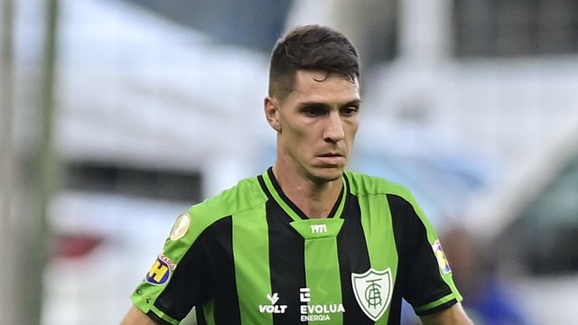 Alê, do América-MG, contra o Atlético-MG