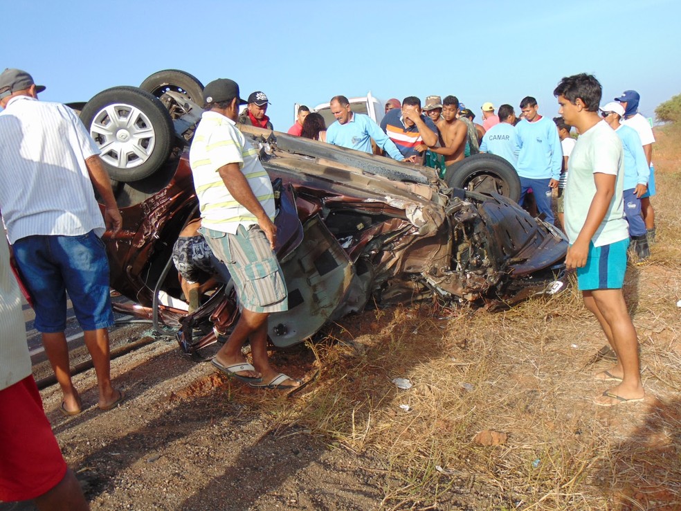 Acidente aconteceu na BR-406, em Jandaíra, na manhã desta segunda (11) (Foto: Blog do Eurípedes Dias)