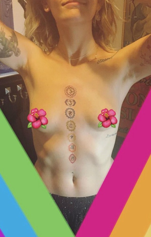 As novas tatuagens de Paris Jackson (Foto: Instagram)