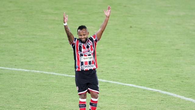 Santa Cruz x Treze