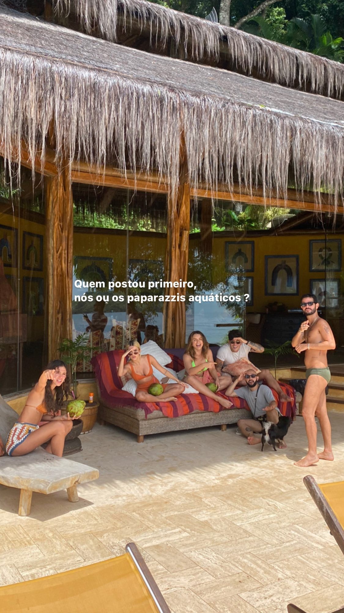 Bruna Marquezine, Manu Gavassi e Rafa Kalimann com amigos (Foto: Instagram/ Reprodução)