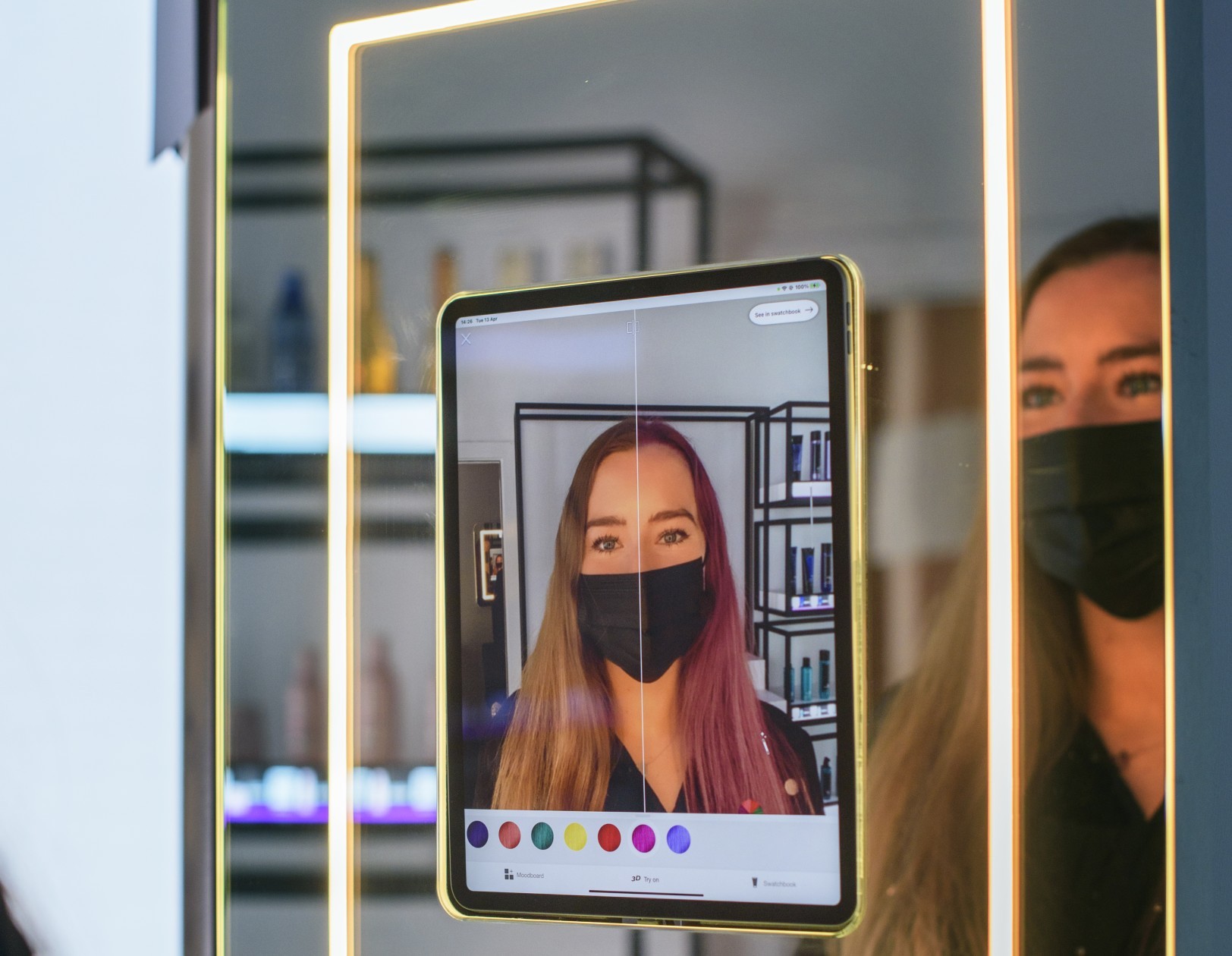 Amazon abre salão de cabeleireiro no Reino Unido com tecnologia para prever o visual thumbnail