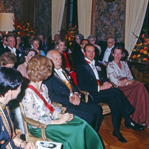Gymnich castle as Germany's guesthouse: federal president Walter Scheel welcomes King Juan Carlos and Queen Sofia of Spain, Germany, 1977. (Photo by Wolfgang Kuhn/United Archives via Getty Images) (Foto: Wolfgang Kuhn/United Archives vi)