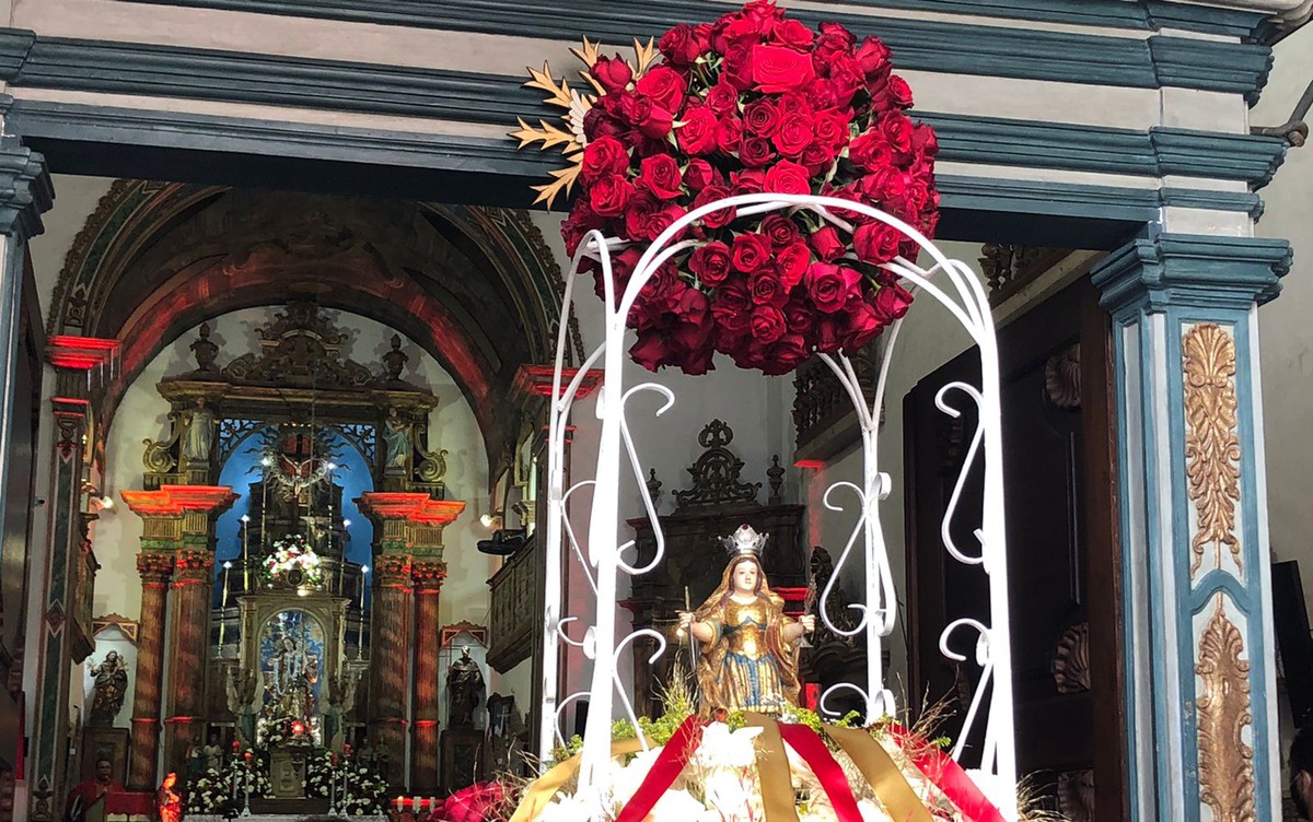 Com pedidos de esperança e proteção, devotos de Santa Bárbara e Iansã  celebram no Centro Histórico de Salvador | Verão 2022 | G1