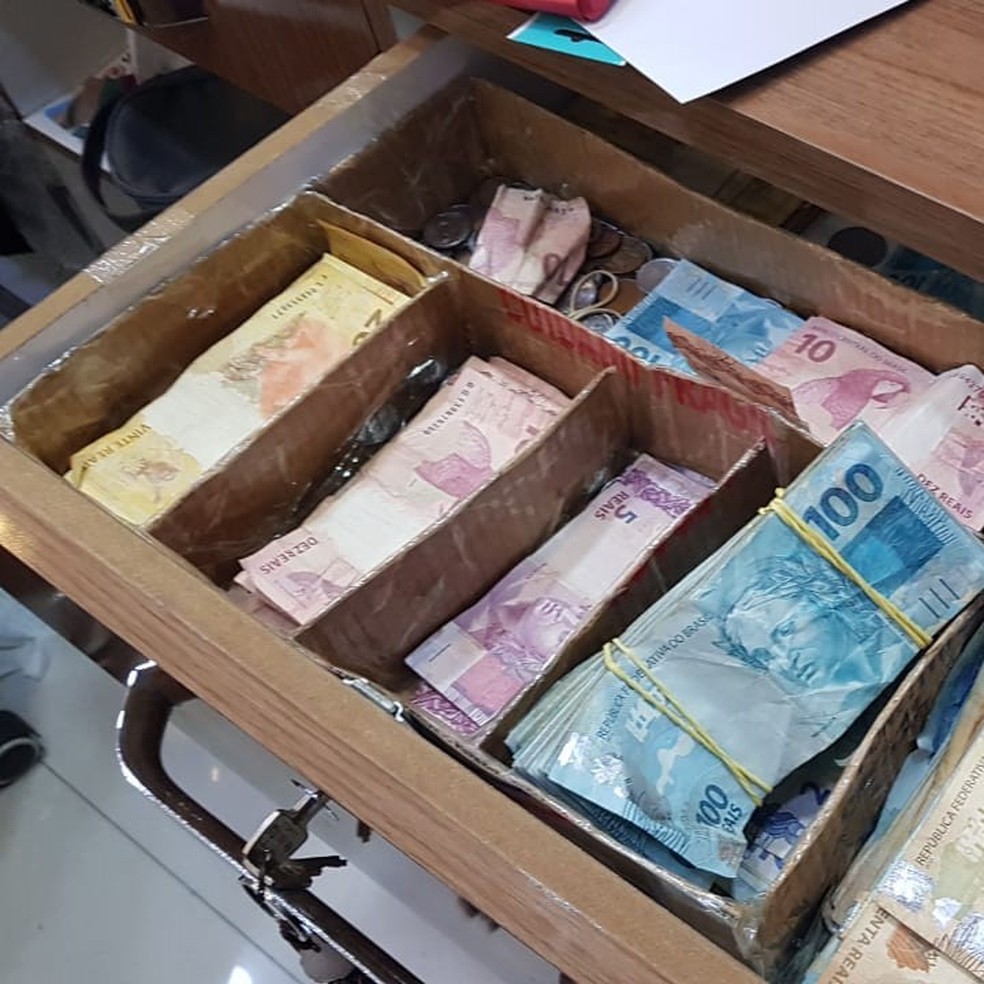 Dinheiro apreendido durante  a megaoperação da Polícia Federal contra o tráfico de drogas, desencadeada nesta terça-feira (18) — Foto: Polícia Federal/Divulgação