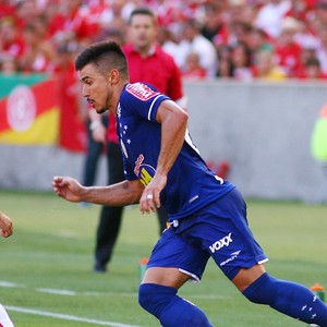 Willian se esquiva sobre Seedorf e pede manutenção de filosofia de Mano