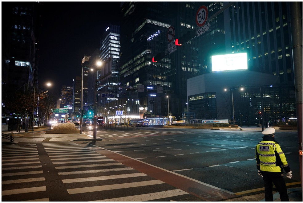 Avenida de Seul na virada de 2020 para 2021 — Foto: Kim Hong-Ji/Reuters