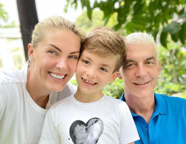 Ana Hickmann com Alexandre Correa e filho (Foto: Reprodução/Instagram)