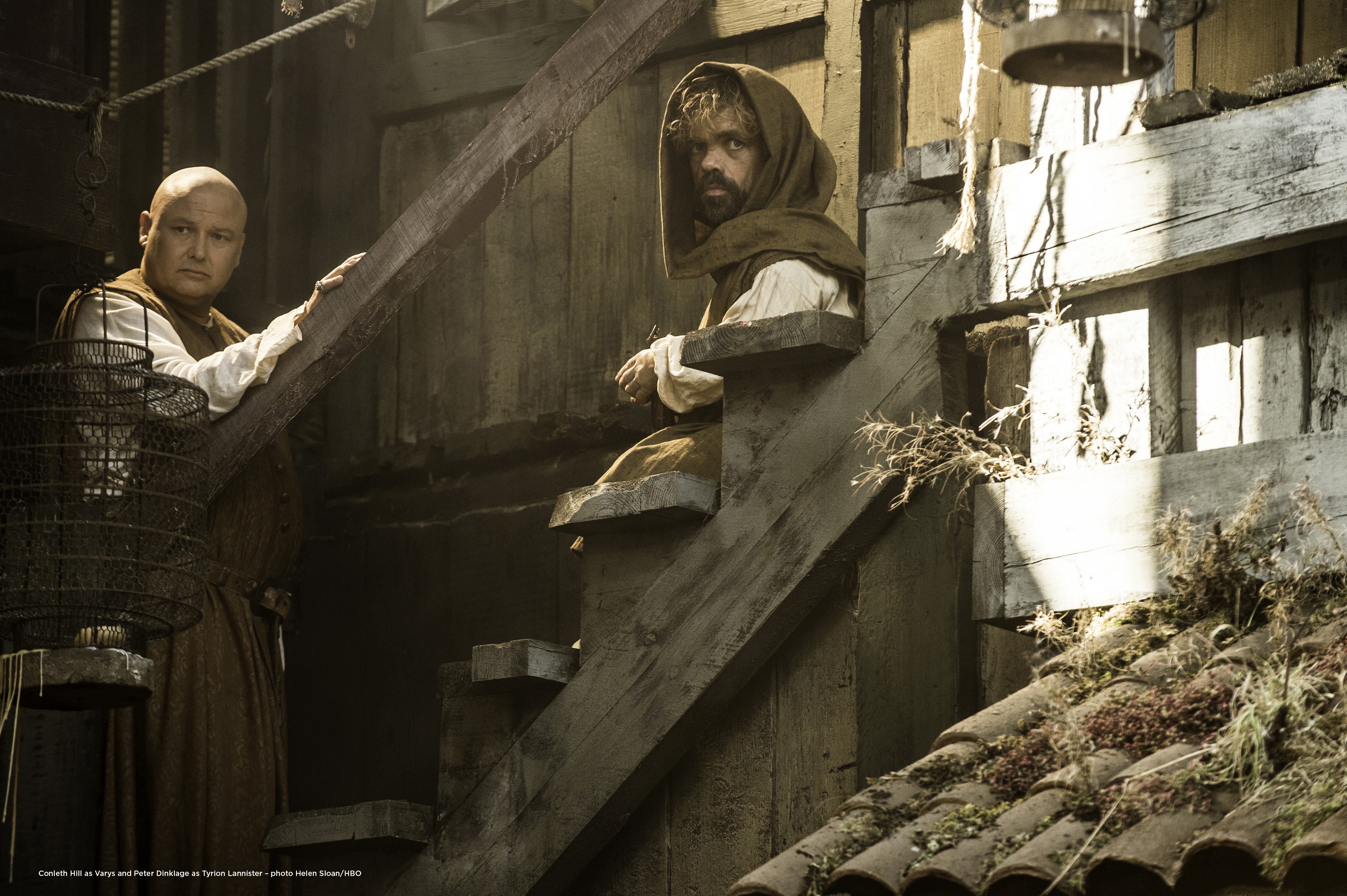 Varys e Tyrion, no exílio (Foto: Divulgação/HBO)