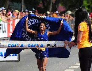 Atleta do Cruzeiro é a brasileira mais bem colocada na Maratona de SP
