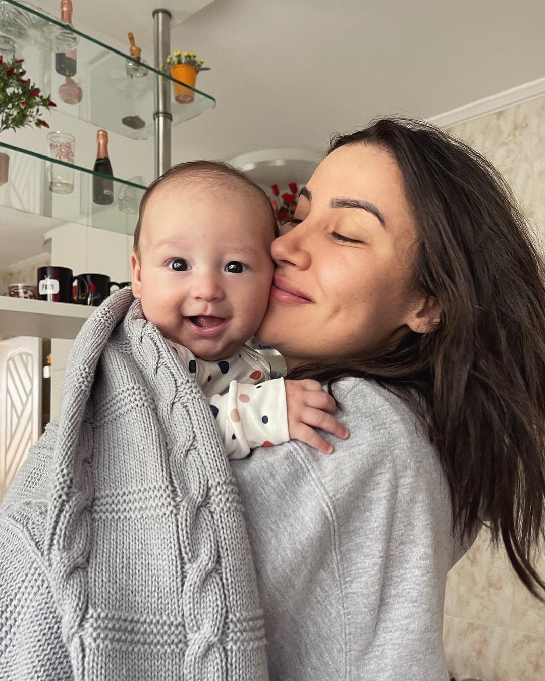 Explosão de fofura: Bianca compartilha foto com o filho no colo e seguidores ficam encantados (Foto: Reprodução/Instagram)