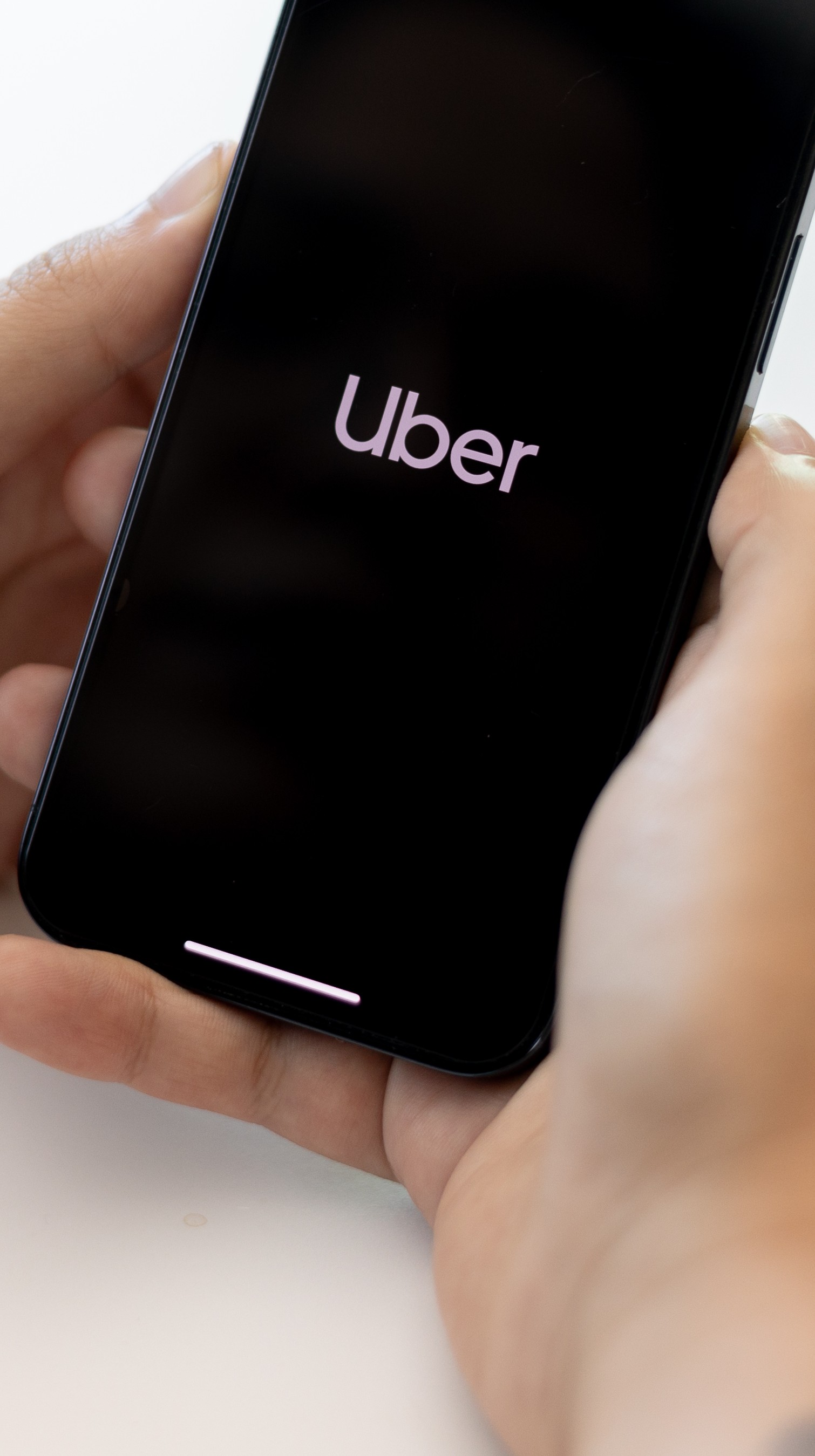 O que é Uber pending? Entenda cobrança após solicitar a corrida
