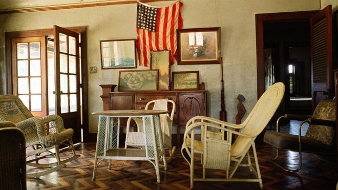 Algumas casas continuam de pé, e algumas são habitadas por pessoas que nasceram na época de Ford (Foto: Getty Images/BBC)