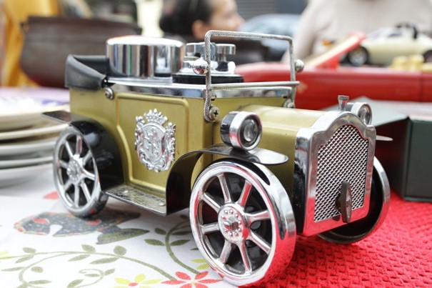 'Mercado de Pulgas' em Uberlândia seleciona propostas para evento de exposição e venda de produtos antigos