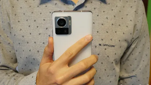 Chefão da Motorola abre jogo sobre presente e futuro dos celulares