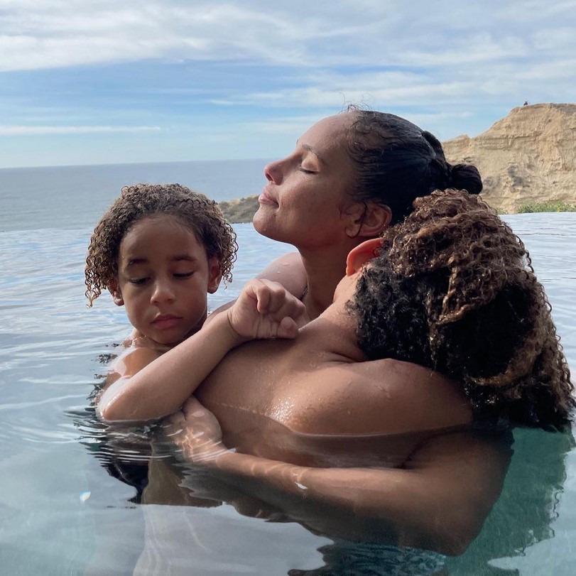 Alicia Keys com os filhos Genesis e Egypt (Foto: Instagram)