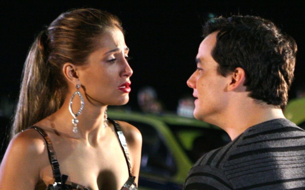 Bebel (Camila Pitanga) e Olavo (Wagner Moura) rouparam a cena em Paraíso Tropical (Globo, 2007) (Foto: TV Globo)