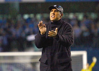 Autor de 1º gol do Brasileiro, técnico campeão e Alan Ruiz unem Grêmio e rival