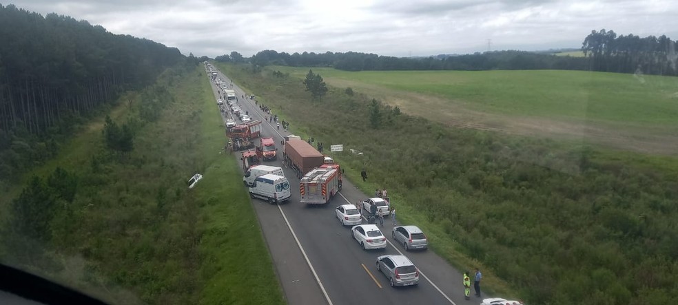 Ambulâncias mobilizadas para atender o acidente gravíssimo — Foto: Divulgação/BPMOA