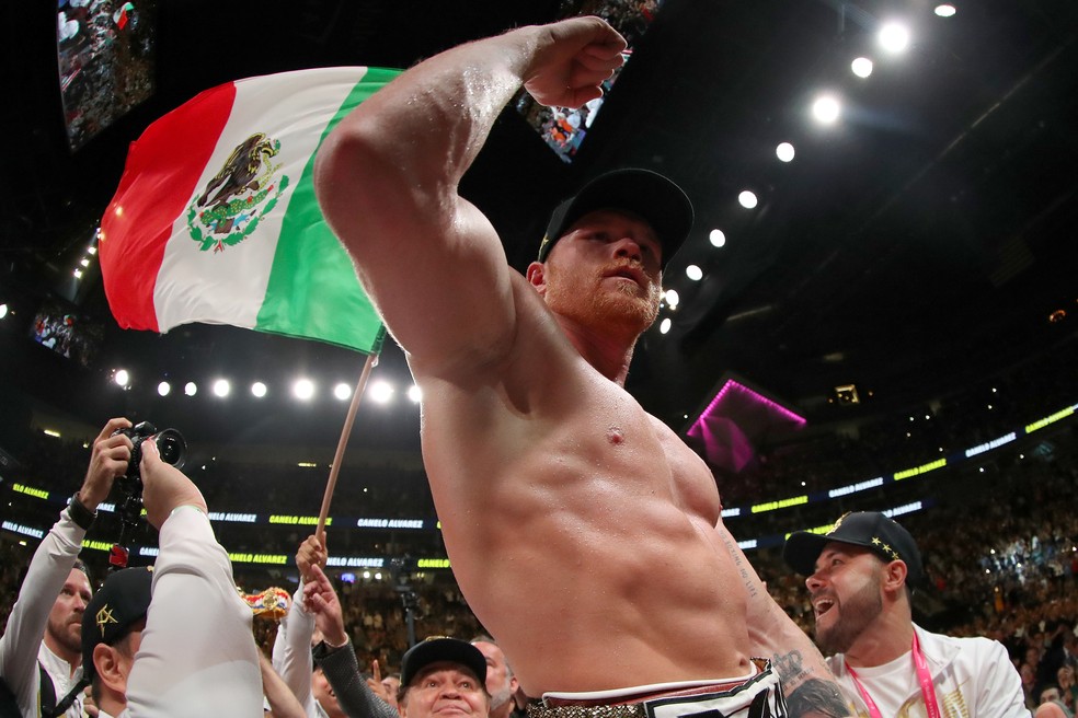 Canelo celebra sua 52Âª vitÃ³ria com a bandeira mexicana â?? Foto: Al Bello/Getty Images