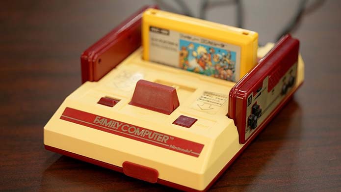 Cores do Famicom foram escolha estratégica (Foto: Reprodução/VGFacts)