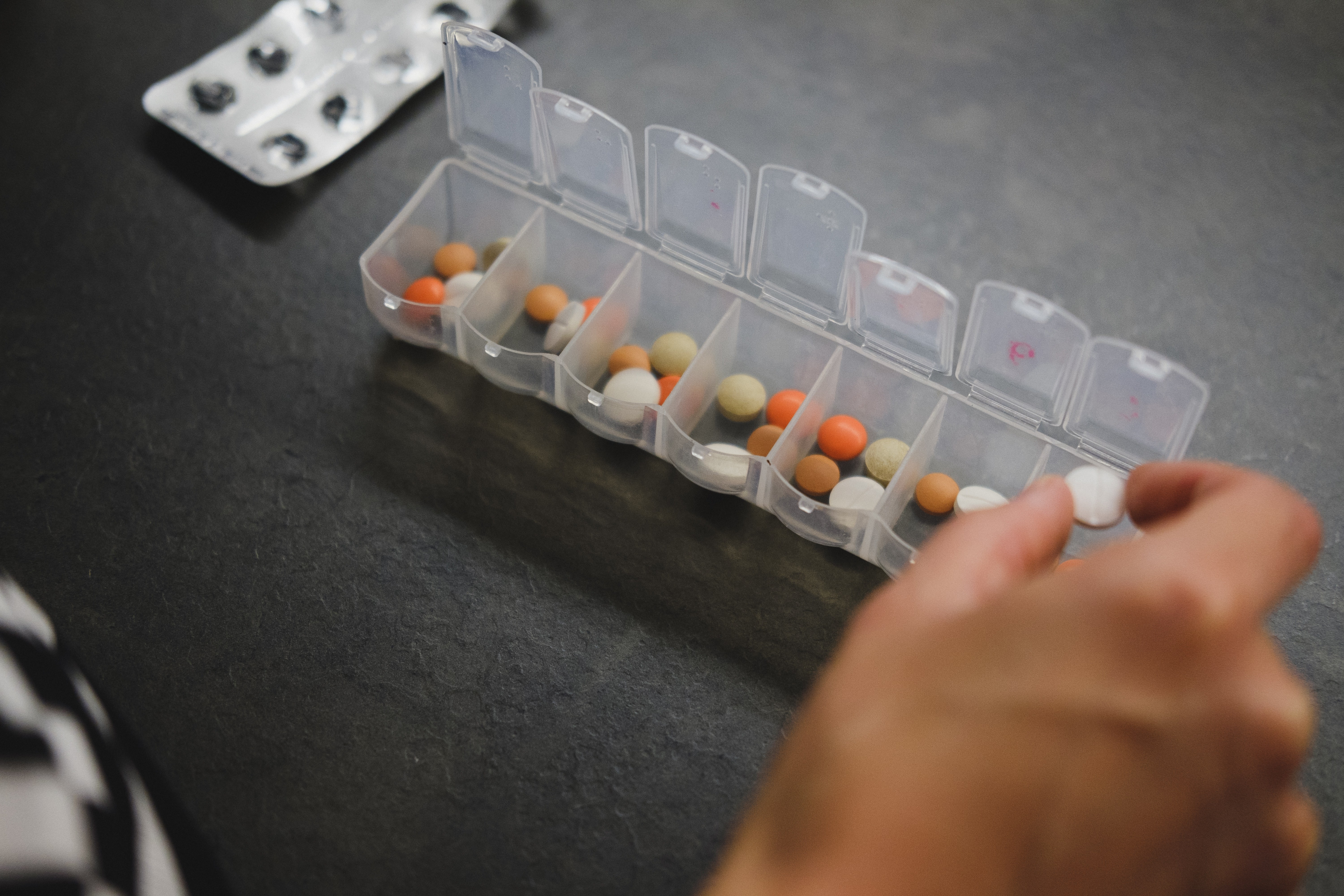 Falta de testes em mulheres leva a erros na indicação de medicamentos (Foto: Unsplash)