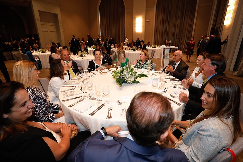 O presidente Bolsonaro durante almoço com empresárias em São Paulo — Foto: Alan Santos/PR