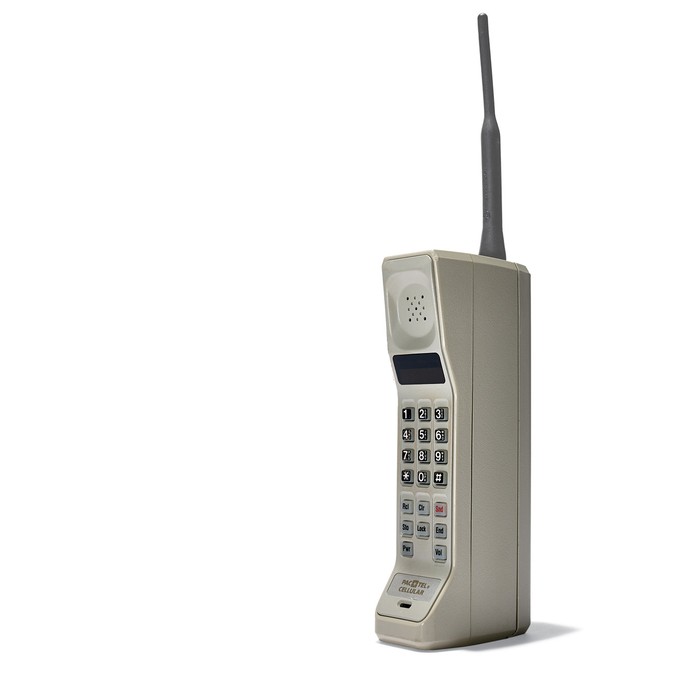 Motorola DynaTAC 8000 foi o primeiro celular verdadeiramente portátil do mundo (Foto: Divulgação/Motorola)