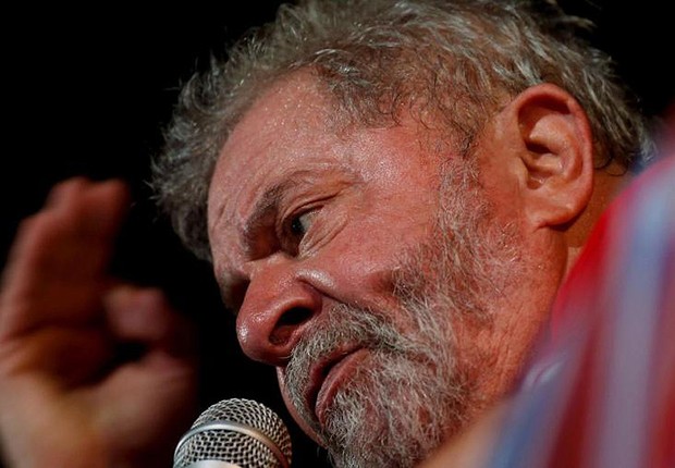 O ex-presidente Luiz Inácio Lula da Silva discursa em evento pró-Dilma (Foto: Leonardo Benassatto/Reuters)
