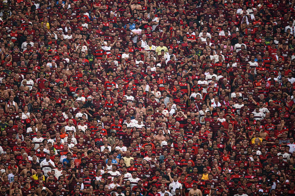 Torcida do Flamengo em Lima, sem bandeiras, cartazes ou faixas — Foto: Pedro Martins / Foto FC