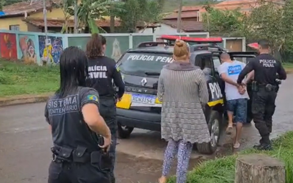 Quatro pessoas são presas suspeitas de cobrarem até R$ 80 mil para matar envolvidos em disputa de terras em Goiás  — Foto: Reprodução/TV Anhanguera