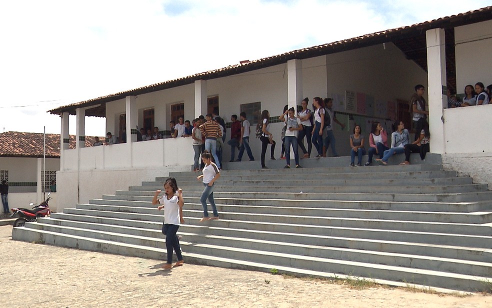  Escola Estadual José Miguel Leão em São José da Mata, Campina Grande (Foto: Reprodução/TV Paraíba)