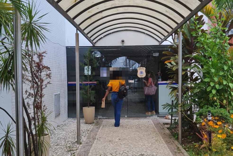 Mais três mulheres prestam queixa contra ginecologista suspeito de assédio durante consultas na Bahia