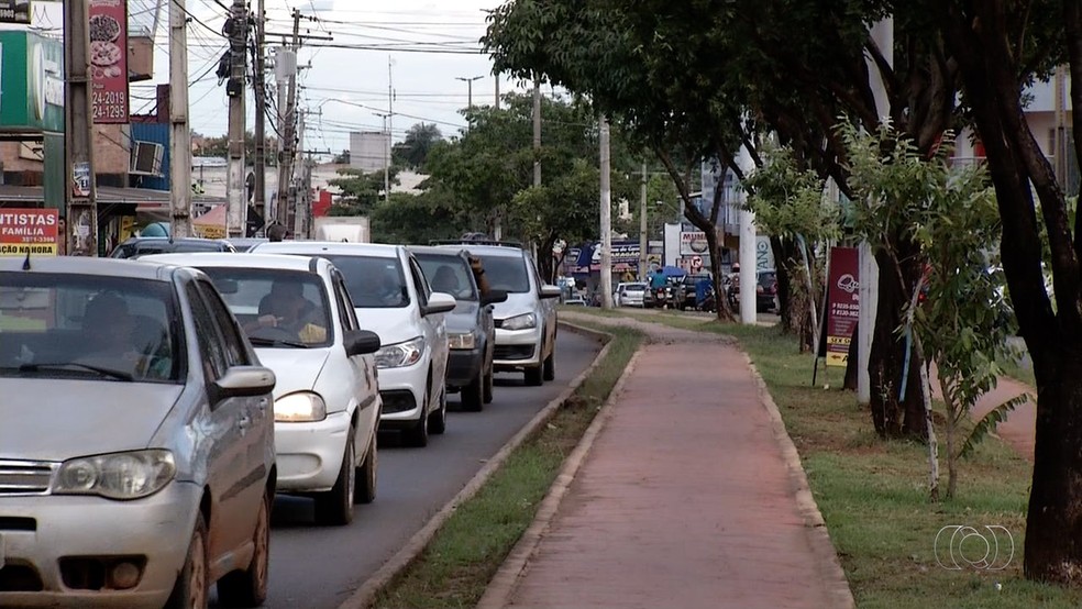 Avenida sofre com trânsito caótico e congestionado após obra — Foto: Reprodução/TV Anhanguera