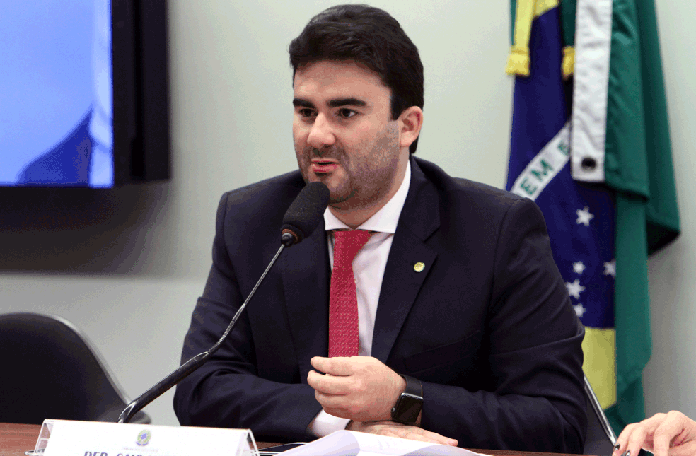 Caio Narcio durante sessão da Comissão de Educação enquanto deputado federal — Foto: Vinicius Loures / Câmara dos Deputados