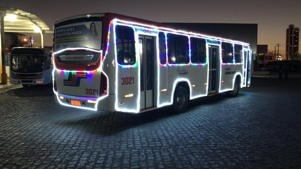 Ônibus com decoração natalina começa a circular em Campina Grande nesta  quarta-feira (11) | Paraíba | G1