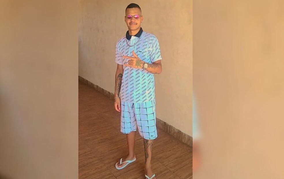 Jovem que morreu atropelado enquanto trocava pneu registraria filho recém-nascido no dia seguinte ao acidente — Foto: Tânia Aparecida Rodrigues Brito/Arquivo pessoal