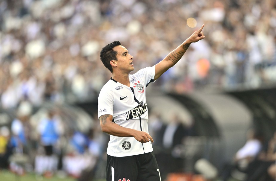 Atuações do Corinthians: Jadson coroa sua volta por cima no jogo da taça