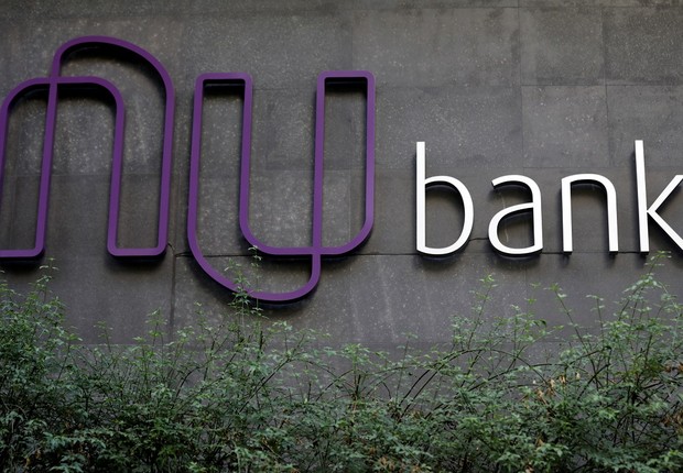 Logotipo da Nubank, startup brasileira, é retratado na sede do banco em São Paulo (Foto: Paulo Whitaker/Reuters)