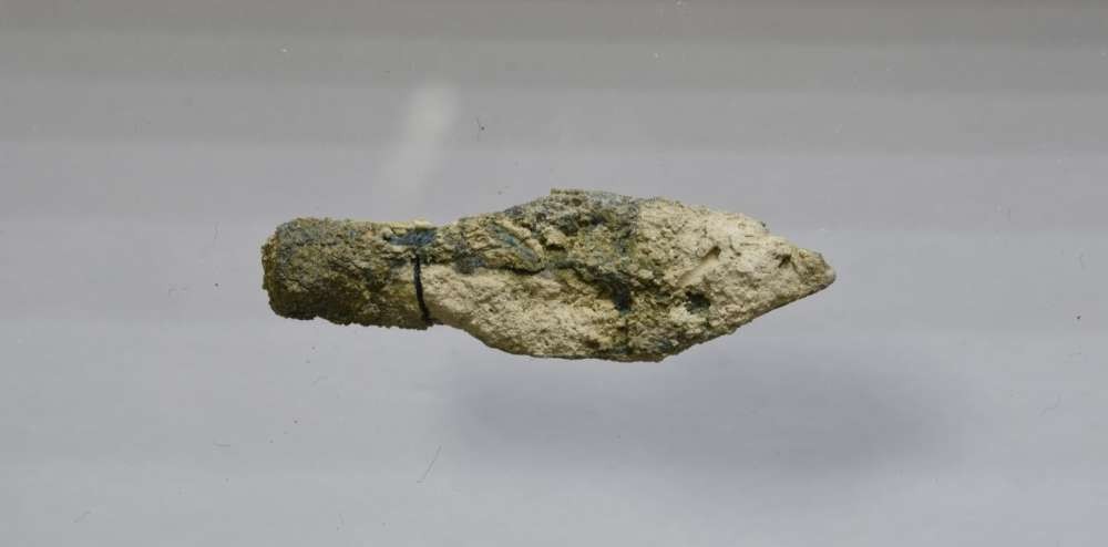 Fragmento de flecha utilizado pelas tropas da Babilônia (Foto: Divulgação/)