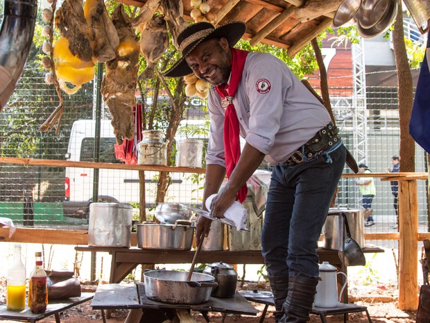 G1 - De churrasquinho a temaki: veja o que comer na Festa do Peão de  Barretos - notícias em Festa do Peão de Barretos 2014