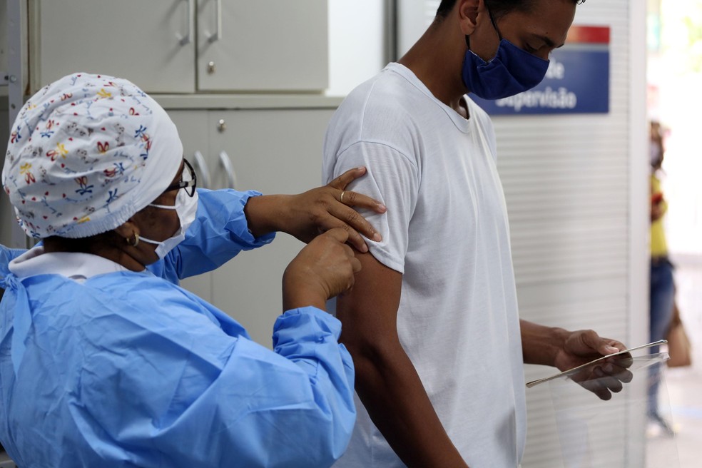 Vacinação contra meningites é principal forma de prevenção — Foto: Bruno Concha/Secom