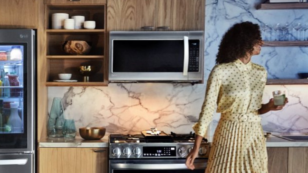 Entenda as vantagens de comprar um micro-ondas smart