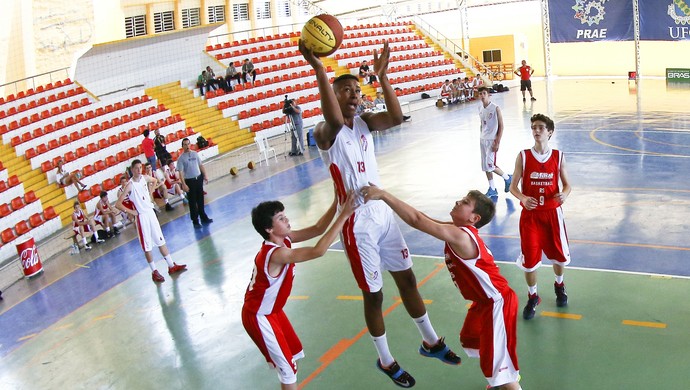 Matheus Maciel, basquete, Jogos Escolares, gigante (Foto: Wagner Carmo/Exemplus/COB)