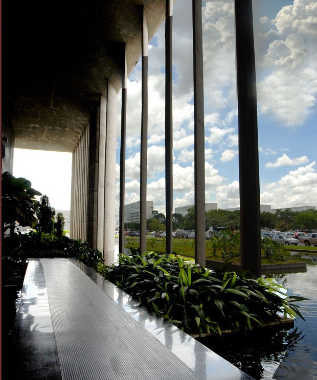 Conheça o Palácio da Justiça, em Brasilia, obra de Oscar Niemeyer (Foto: Karina Carvalho e Isaac Amorim/ Divulgação)