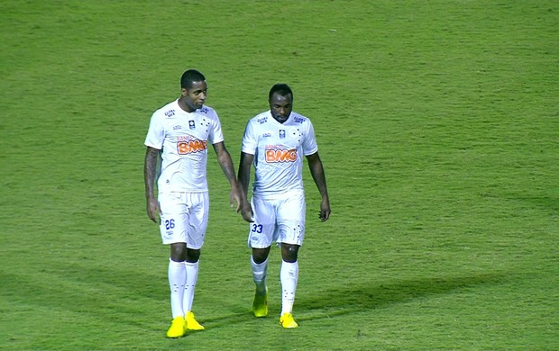 Para Marcelo Oliveira, falhas de Dedé são mais infelicidades do que erros