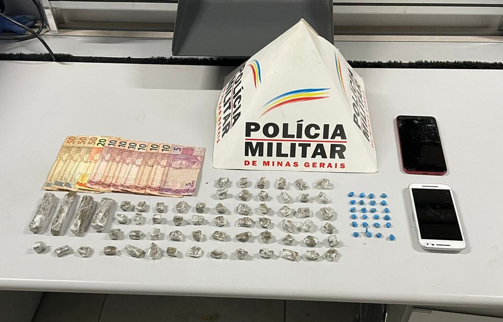 Drogas apreendidas no Bairro Residencial Pequis em Uberlândia — Foto: Polícia Militar/Divulgação