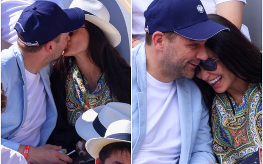 Demi Moore troca beijos com o namorado em torneio de Roland Garros